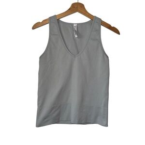 Athleta M Aurora Ribbed Seamless Tank Top V-Neck‎ light Green